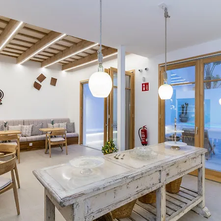 S'antiga Adults Only