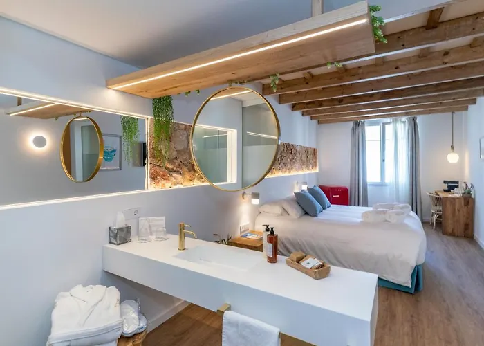 מלון S'antiga Adults Only *