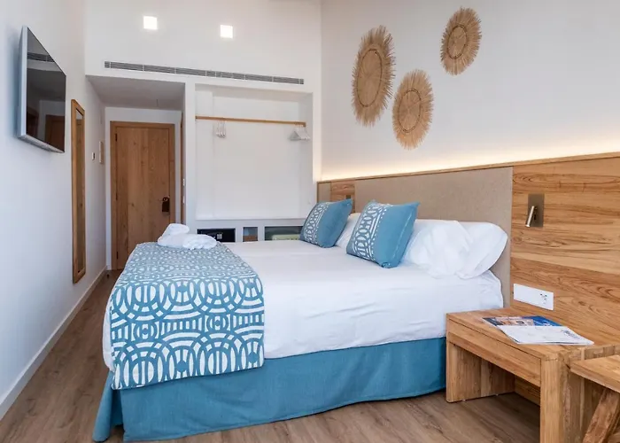 מלון S'antiga Adults Only *