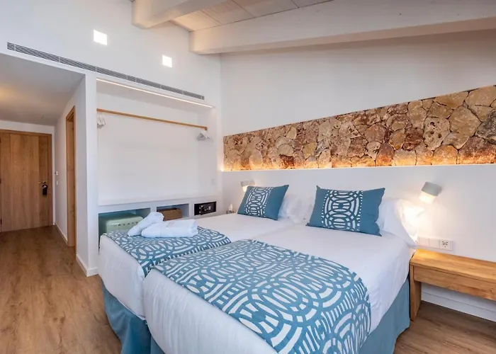 S'antiga Adults Only * אס מרקדל